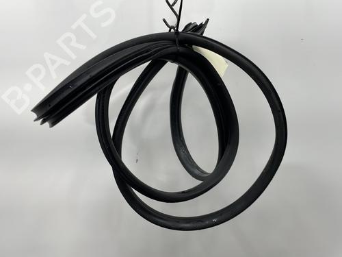 Used Rubber door seal FORD FIESTA VI (CB1, CCN) 1.25 (82 hp) 28613175