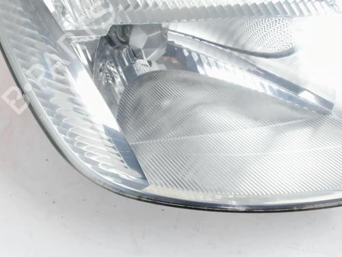 Right headlight FORD FIESTA V (JH_, JD_) 1.4 TDCi | BP26963989C29 