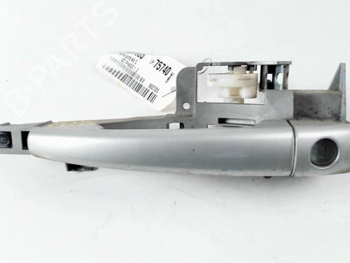 Used Front left exterior door handle PEUGEOT 407 (6D_) 2.0 HDi 135 (6DRHRH, 6DRHRE, 6DRHRG, 6DRHRJ) (136 hp) 22103265