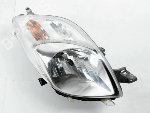 Used Right headlight TOYOTA YARIS (_P9_) 1.3 VVT-i (SCP90_, SCP90R) (87 hp) 32250266