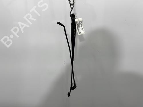 Used Front windshield wiper arm TOYOTA AYGO (_B1_) 1.0 (KGB10_, KGB10R) (68 hp) 32373779