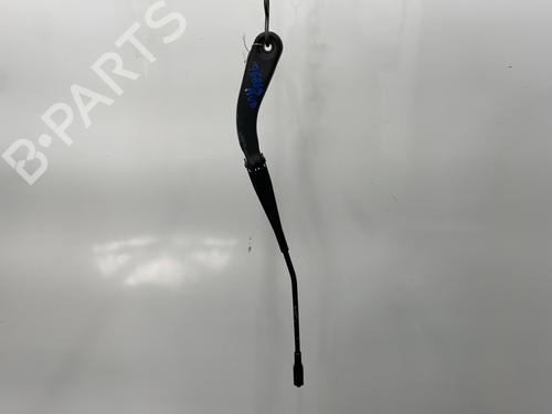 Used Front windshield wiper arm BMW 1 (F21) 114 i (102 hp) 25586665