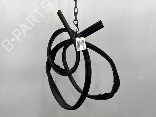 Used Rubber door seal FORD KUGA I 2.0 TDCi (140 hp) 25927036