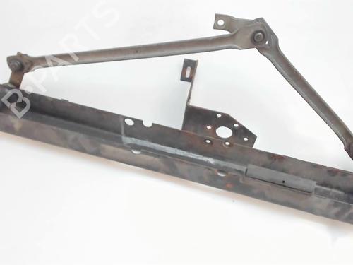 Used Front wipers mechanism RENAULT MASTER I Van (T__) 28-35 2,5 D (75 hp) 21228968