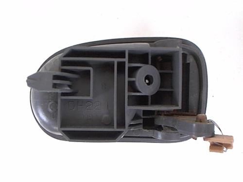 Used Front left interior door handle Front left interior door handle MAZDA 626 IV Hatchback (GE) 2.0 D GLX Comprex (GEFP) (75 hp) 21235224 21235224