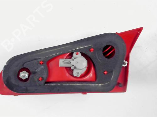 Used Left tailgate light Left tailgate light ALFA ROMEO 147 (937_) 1.9 JTDM 8V (937.AXD1A, 937.AXU1A, 937.BXU1A) (120 hp) 21237126 21237126
