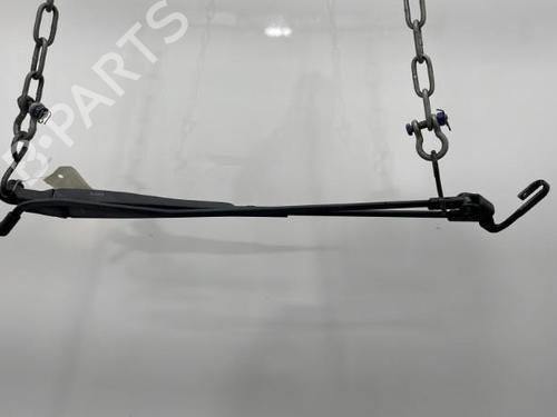 Używane Ramię wycieraczki przedniej szyby PEUGEOT 107 (PM_, PN_) 1.4 HDi (54 hp) 20387069