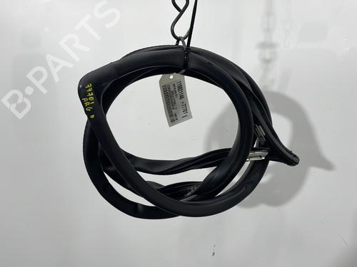 rubber-door-seal-toyota-corolla-_e12_-2001-2002-2003-2004-2005-2006-2007-2008-31932299 main image