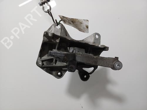 Used Gearbox mount Gearbox mount RENAULT LAGUNA III Grandtour (KT0/1) 2.0 dCi (KT01, KT08, KT09, KT0K, KT12, KT1D, KT1W) (150 hp) 34635693 34635693