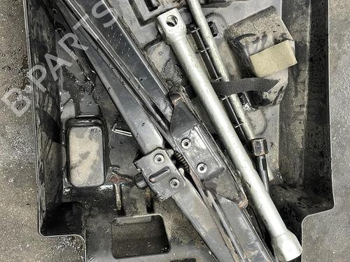 Used Jack Kit Jack Kit PEUGEOT BOXER Van 2.2 HDi 100 (101 hp) 33743496 33743496