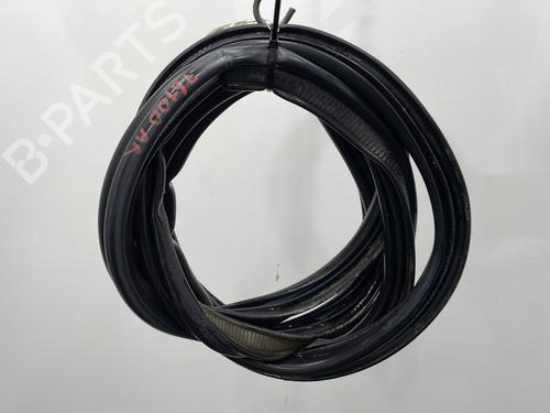 Used Rubber door seal RENAULT CLIO IV Grandtour (KH_) 1.5 dCi 90 (KHN3, KHN4) (90 hp) 23400350