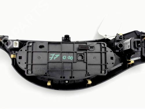 Climate control TOYOTA YARIS (_P13_) 1.5 Hybrid (NHP130_, NHP130) | BP27409372I5 