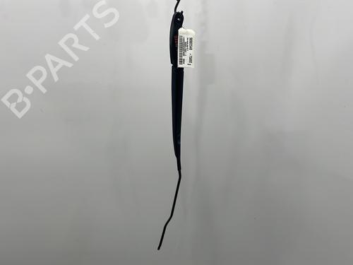 Used Front windshield wiper arm RENAULT MEGANE IV Hatchback (B9A/M/N_) 1.5 Blue dCi 95 (B9A2, B9A6) (95 hp) 22607303