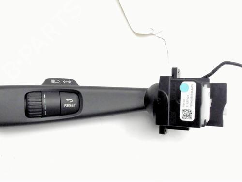 Used Switch VOLVO V40 Hatchback (525) D3 (150 hp) 30363756