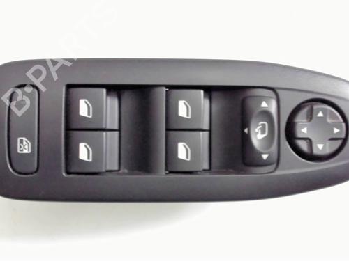 Interrupteur de vitre avant gauche PEUGEOT 2008 I (CU_) 1.5 BlueHDI 120 (120 hp) 31871670
