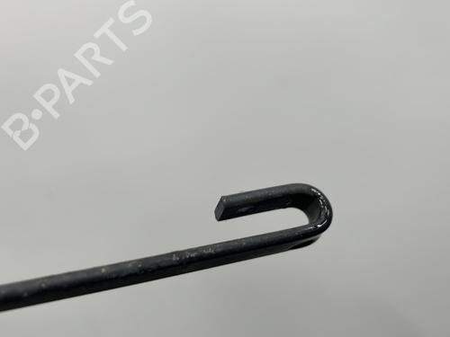 Used Front windshield wiper arm Front windshield wiper arm FIAT PUNTO (176_) 1.7 TD (176AT) (63 hp) 27638572 27638572