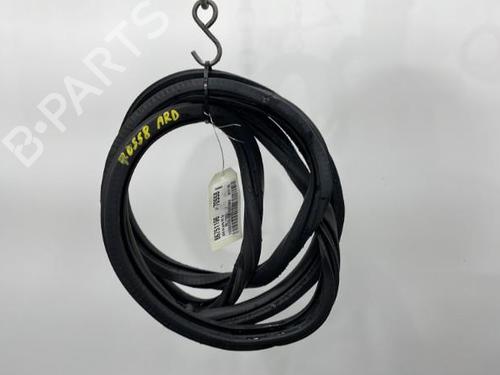 Used Rubber door seal PEUGEOT 308 II (LB_, LP_, LW_, LH_, L3_) 1.2 THP 130 (131 hp) 20397140