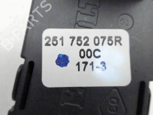 Interruttore Interruttore RENAULT CLIO V (B7_) 1.0 TCe 90 (B7MT) (91 hp) 39759961 39759961