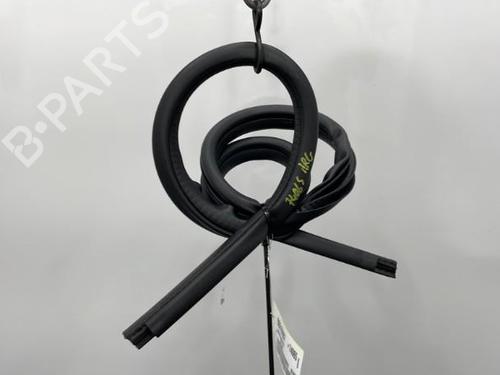Used Rubber door seal SUZUKI SPLASH (EX) 1.0 (A5B310) (65 hp) 21239856