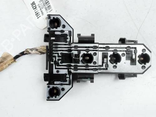 Lampeholder VW GOLF IV (1J1) 1.6 (100 hp) 31839365