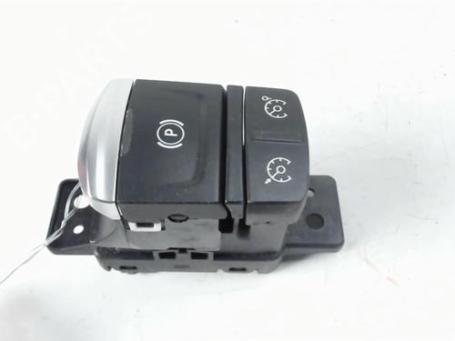 switch-renault-kadjar-ha_-hl_-2015-35892443 main image