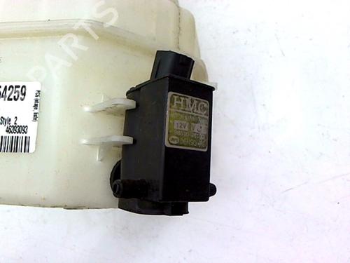 Used Windscreen washer tank HYUNDAI ELANTRA III (XD) 2.0 CRDi (113 hp) 20466081