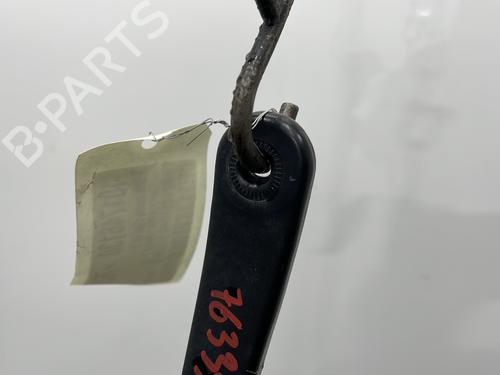 front-windshield-wiper-arm-dacia-duster-hs_-2010-2011-2012-2013-2014-2015-2016-2017-2018-23905302 main image