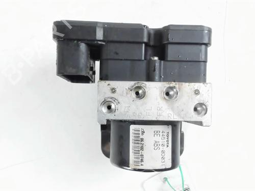 Used ABS pump TOYOTA YARIS (_P9_) 1.4 D-4D (NLP90_, NLP90R) (90 hp) 32396587