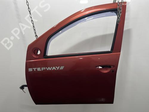 Used Left front door DACIA SANDERO 1.6 16V Bifuel (105 hp) 30161824