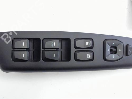 Used Left front window switch HYUNDAI ix35 (LM, EL, ELH) 1.7 CRDi (116 hp) 31679540