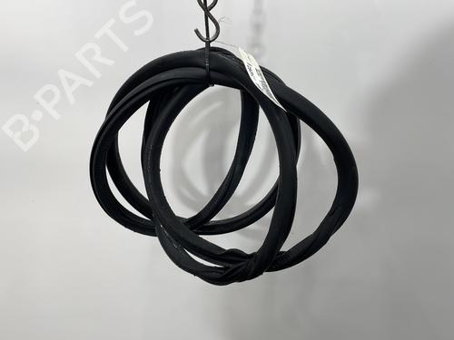 Guarnizione porta VW TOUAREG (7P5, 7P6) 3.0 V6 TDI (204 hp) 32081884