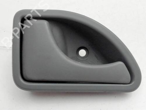 Venstre foran invendig håndtak RENAULT TWINGO I (C06_) 1.2 16V (C060) (60 hp) 27664313