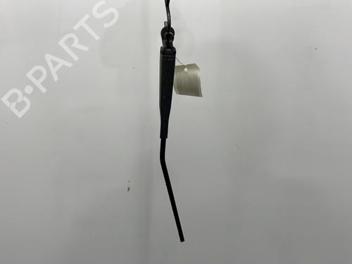 Used Rear windshield wiper arm RENAULT KOLEOS I (HY_) 2.0 dCi (HY0K) (150 hp) 25748035
