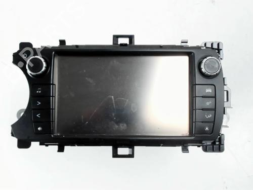 Used Radio TOYOTA YARIS (_P13_) 1.5 Hybrid (NHP130_, NHP130) (101 hp) 31053128