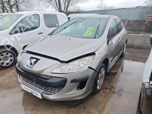 Brugte PEUGEOT 308 I (4A_, 4C_) 1.6 HDi (109 hp) 4420373