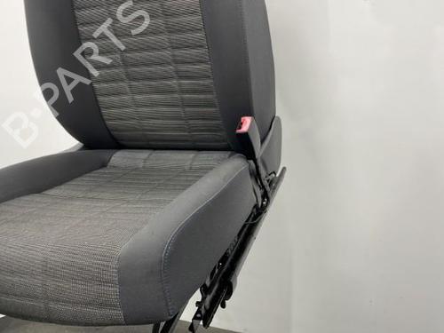 Used Right front seat VW GOLF V (1K1) 1.6 (102 hp) 20440200
