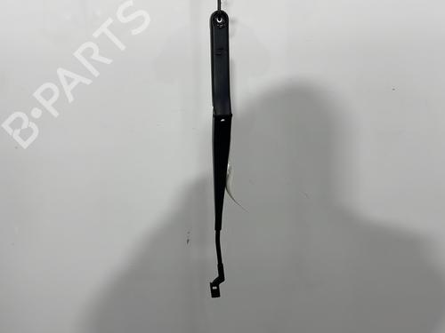 front-windshield-wiper-arm-vw-golf-vii-5g1-bq1-be1-be2-2012-2013-2014-2015-2016-2017-2018-2019-2020-2021-32428814 main image