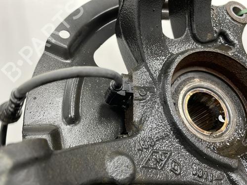 Used Left front steering knuckle Left front steering knuckle RENAULT MEGANE IV Hatchback (B9A/M/N_) 1.5 dCi 110 (B9A3) (110 hp) 21062289 21062289