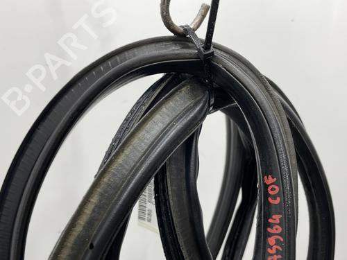 Rubber door seal VW GOLF PLUS V (5M1, 521) 1.9 TDI | BP25263573C142 