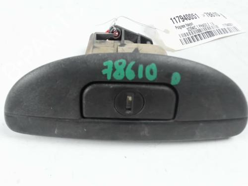 Used Tailgate handle RENAULT SCÉNIC I MPV (JA0/1_, FA0_) 1.6 (JA00, JA16, JA15, JA19, JA1V, JA2B, JA2C, JA0B,... (107 hp) 31159490