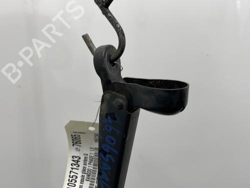 rear-windshield-wiper-arm-renault-kangoo-kc01_-1997-25748054 main image