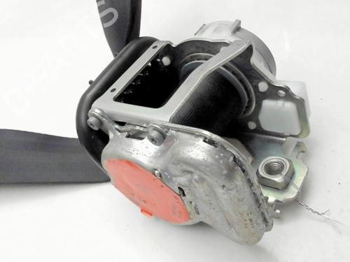 front-right-seatbelt-peugeot-expert-van-v_-2016-37037628 main image