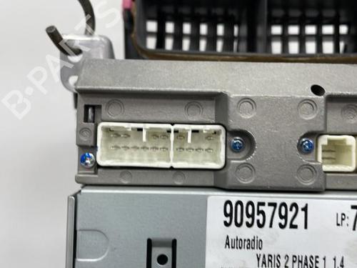 Radio TOYOTA YARIS (_P9_) 1.4 D-4D (NLP90_, NLP90R) | BP20417027E6 