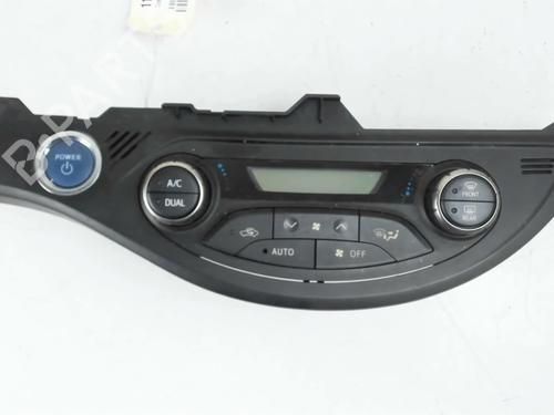 Used Climate control TOYOTA YARIS (_P13_) 1.5 Hybrid (NHP130_, NHP130) (101 hp) 31159413