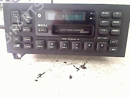 Used Radio CHRYSLER VOYAGER / GRAND VOYAGER III (GS_, NS_) 2.5 TD (116 hp) 21228988