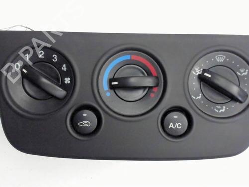 Used Climate control FORD FIESTA V (JH_, JD_) 1.6 16V (100 hp) 30795126