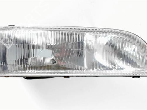 Used Right headlight HYUNDAI H100 Van 2.5 D (78 hp) 20478213