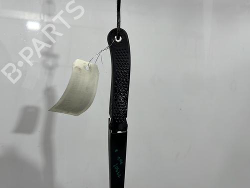 Used Front windshield wiper arm Front windshield wiper arm 33314975 33314975