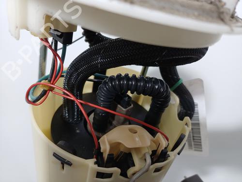 Used Fuel pump Fuel pump RENAULT LAGUNA II (BG0/1_) [2001-2007] 35969757 35969757