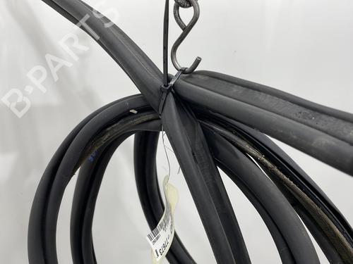 Used Rubber door seal Rubber door seal RENAULT SCÉNIC II (JM0/1_) 1.9 dCi (JM0G, JM12, JM1G, JM2C) (120 hp) 28198561 28198561
